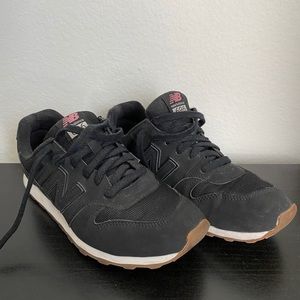 Black New Balance Shoes